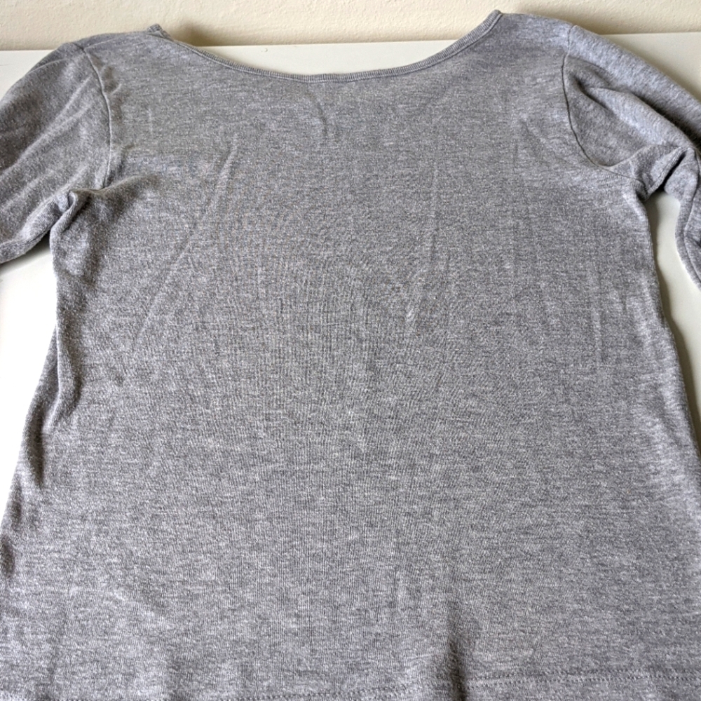 Long sleeve gray top
